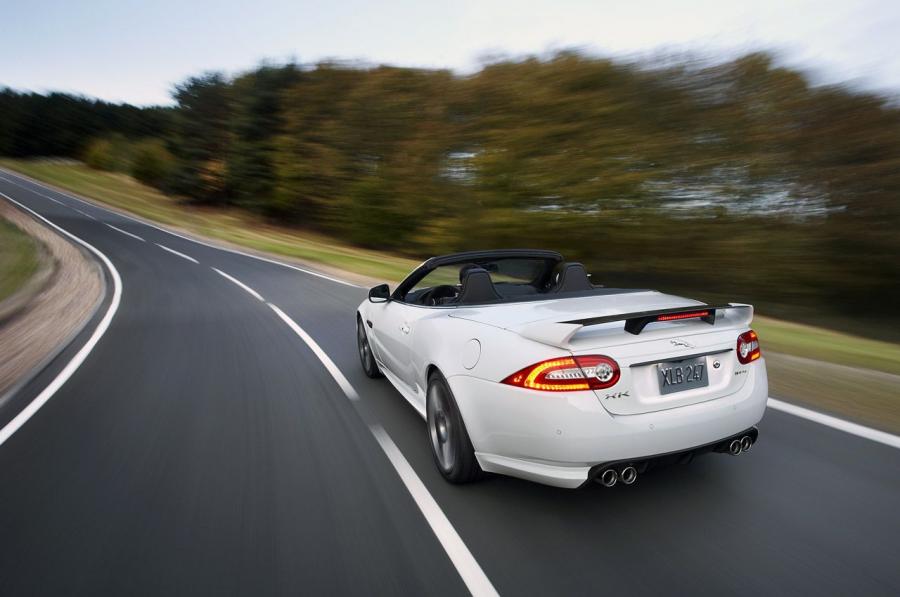  Jaguar XKR-S Convertible 2012 года  (фото 17 из 45)